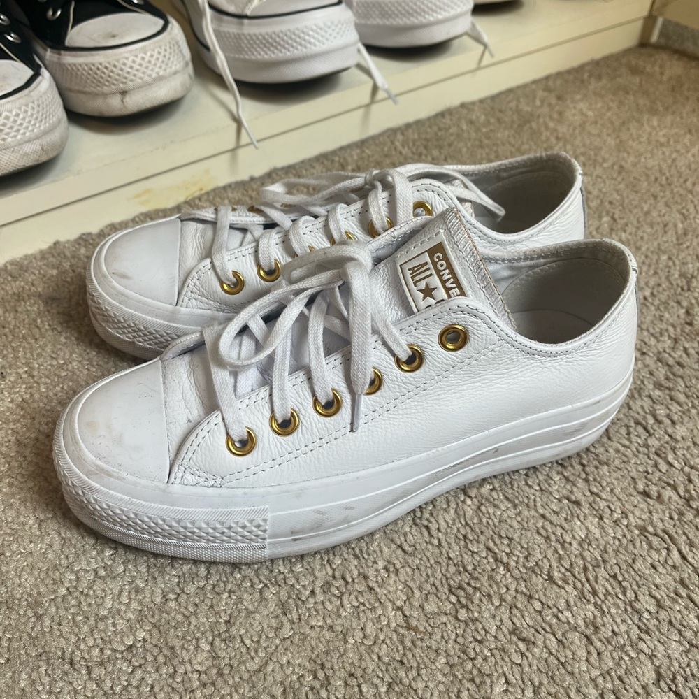 Converse Leather Low Top Platform